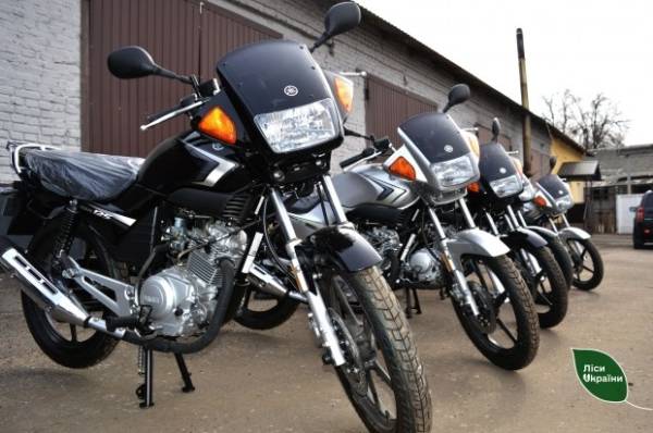 Українські лісівники отримали нові мотоцикли