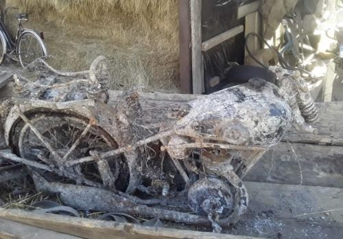На Львівщині знайшли старовинний мотоцикл, який більше 80 років пролежав у землі