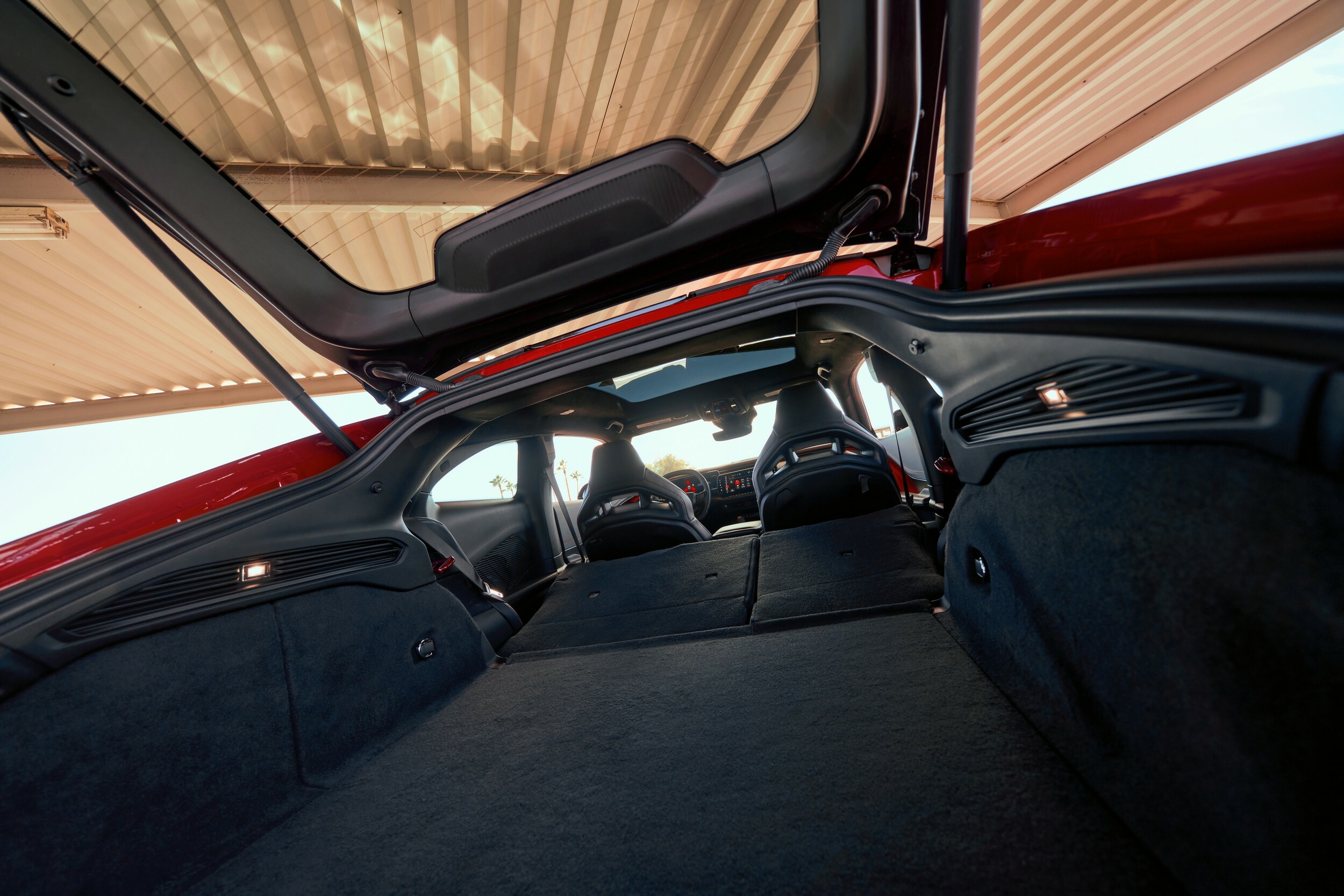 Dodge дражнить індивідуальний зарядний пристрій Daytona