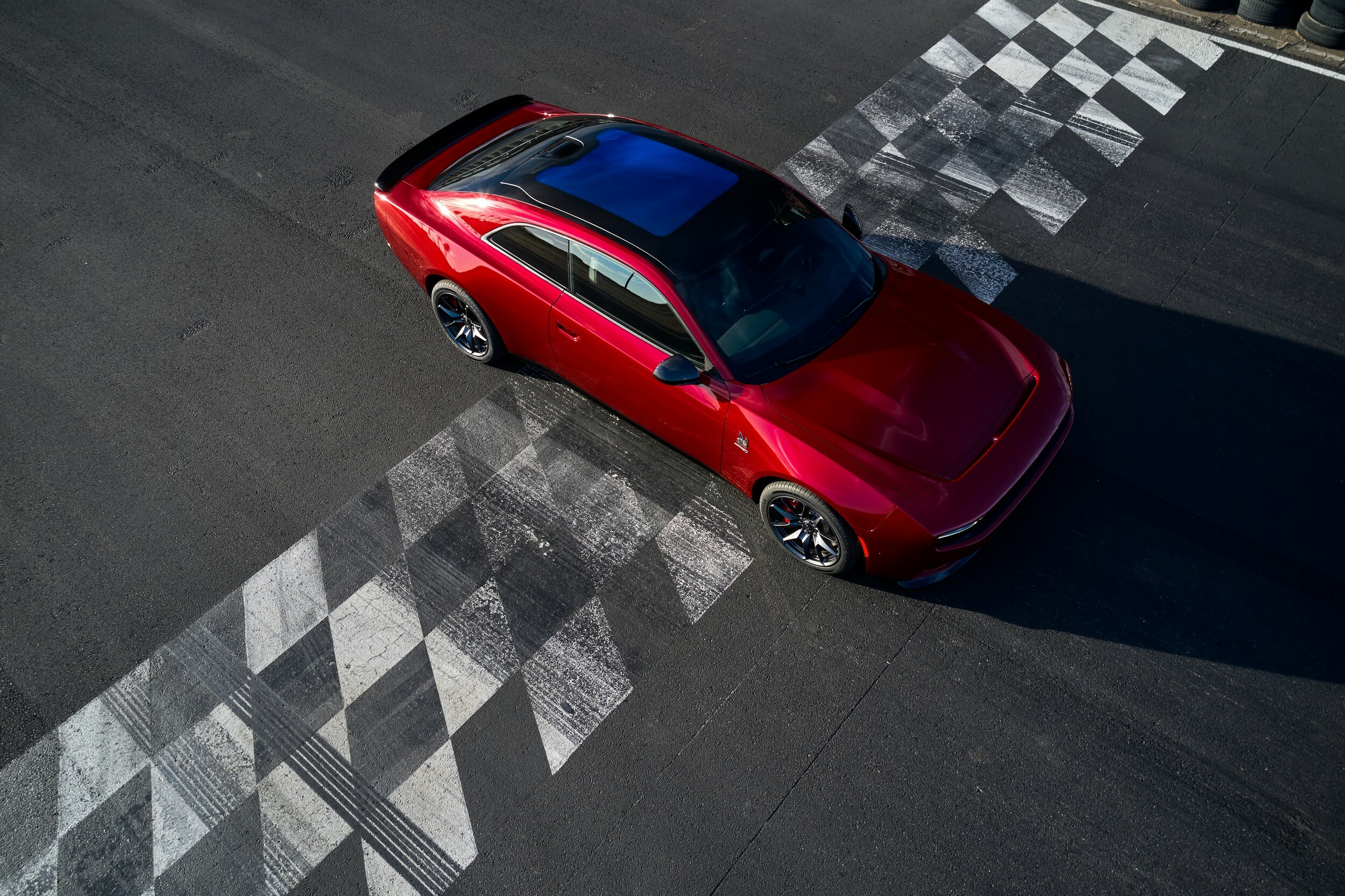 Dodge дражнить індивідуальний зарядний пристрій Daytona