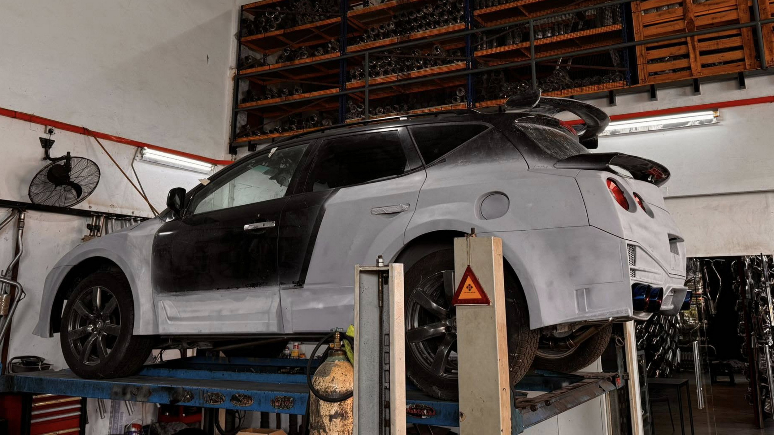 Nissan Murano перетворюється на позашляховик R35 GT-R