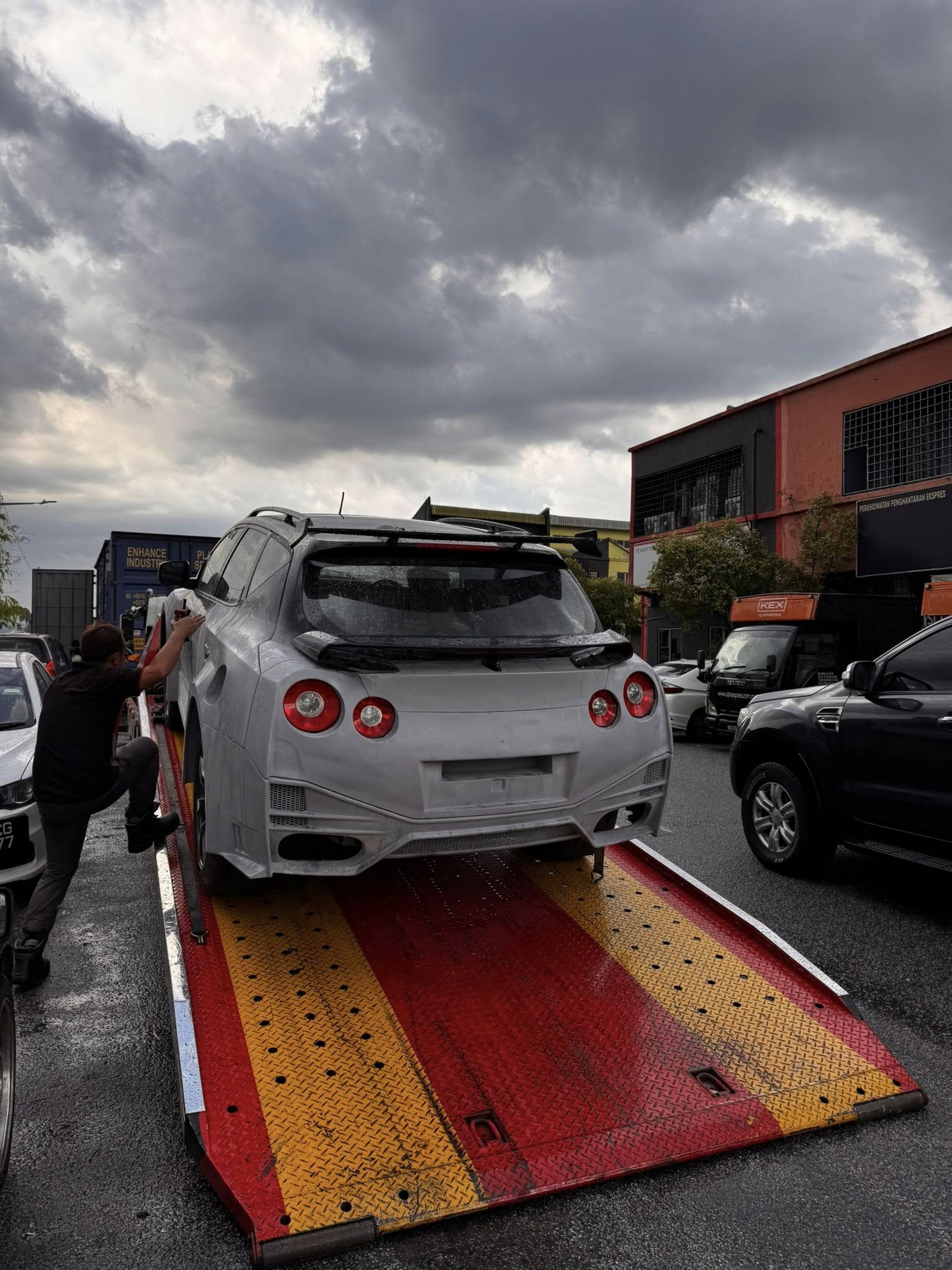 Nissan Murano перетворюється на позашляховик R35 GT-R