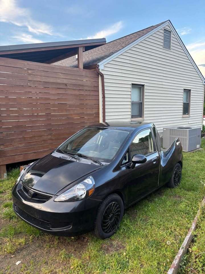 Кастомний міні-бетмобіль змушує нас запитати, що йому підійде?