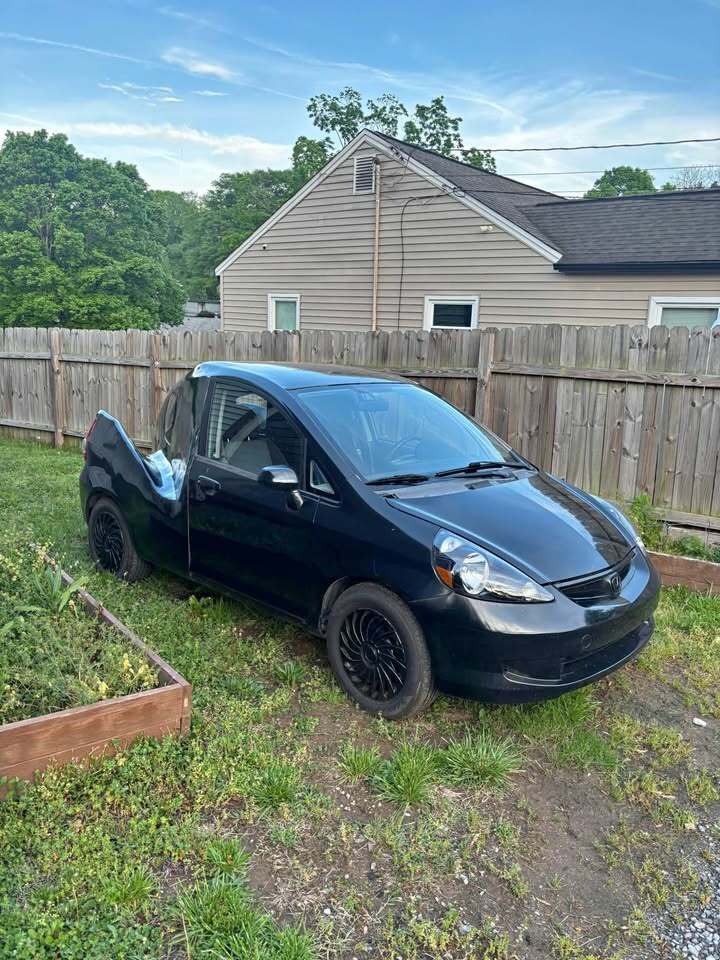 Кастомний міні-бетмобіль змушує нас запитати, що йому підійде?