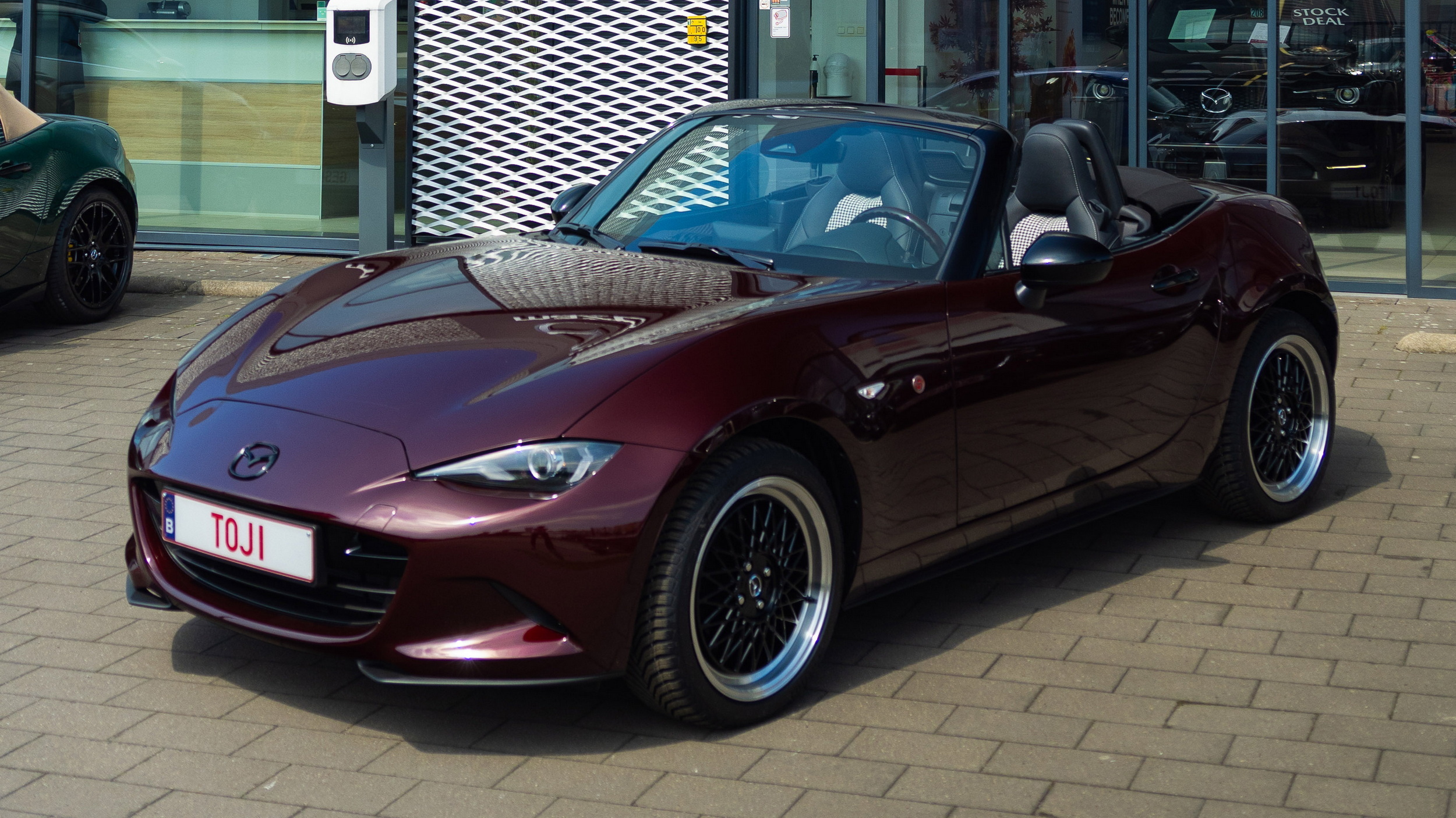 Спеціальна пропозиція дилера MX-5 – це лист кохання до Cosmo Coupe 1967 року