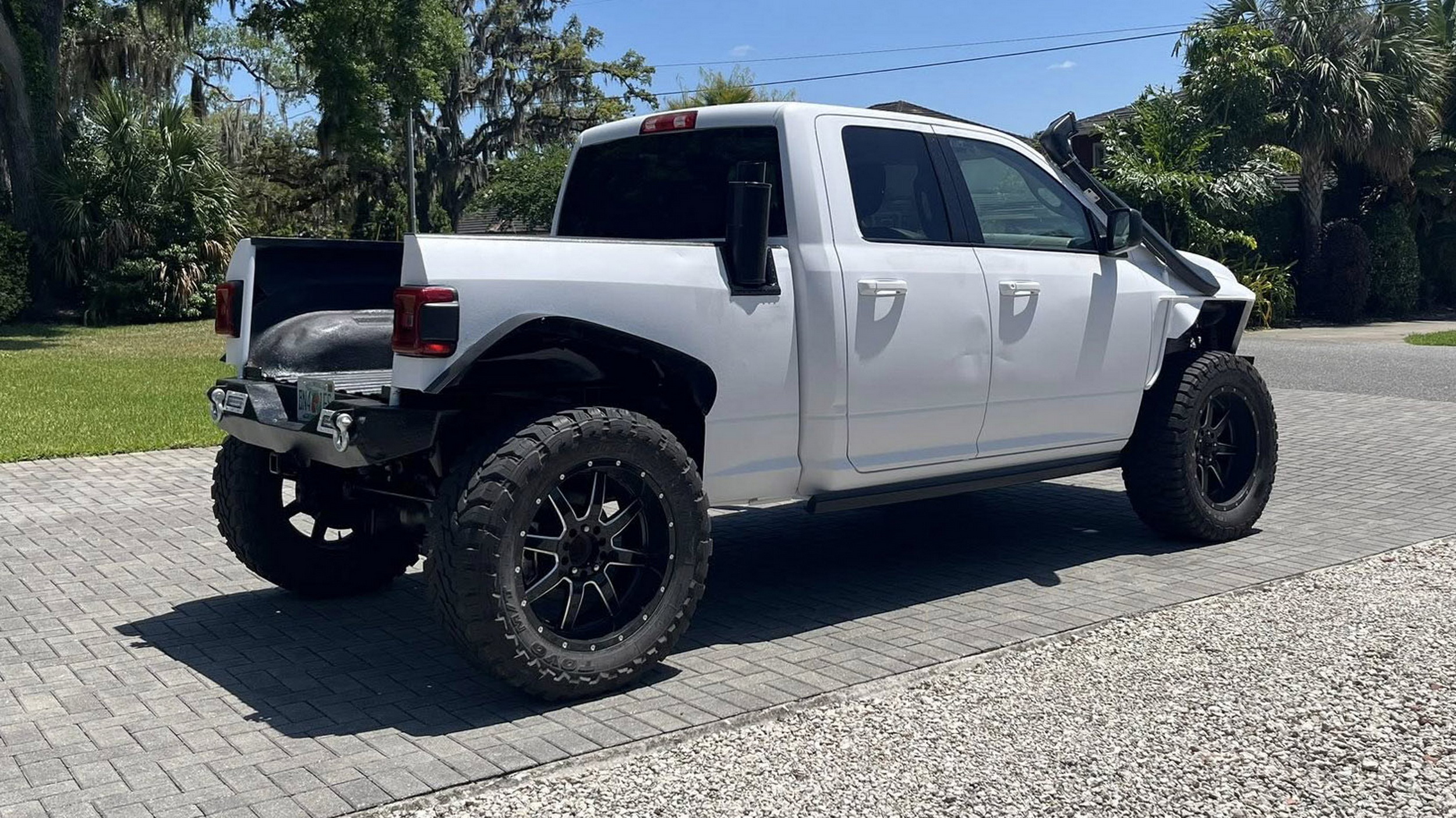 Він розірвав барана та побудував щось, на що Jeep не наважився