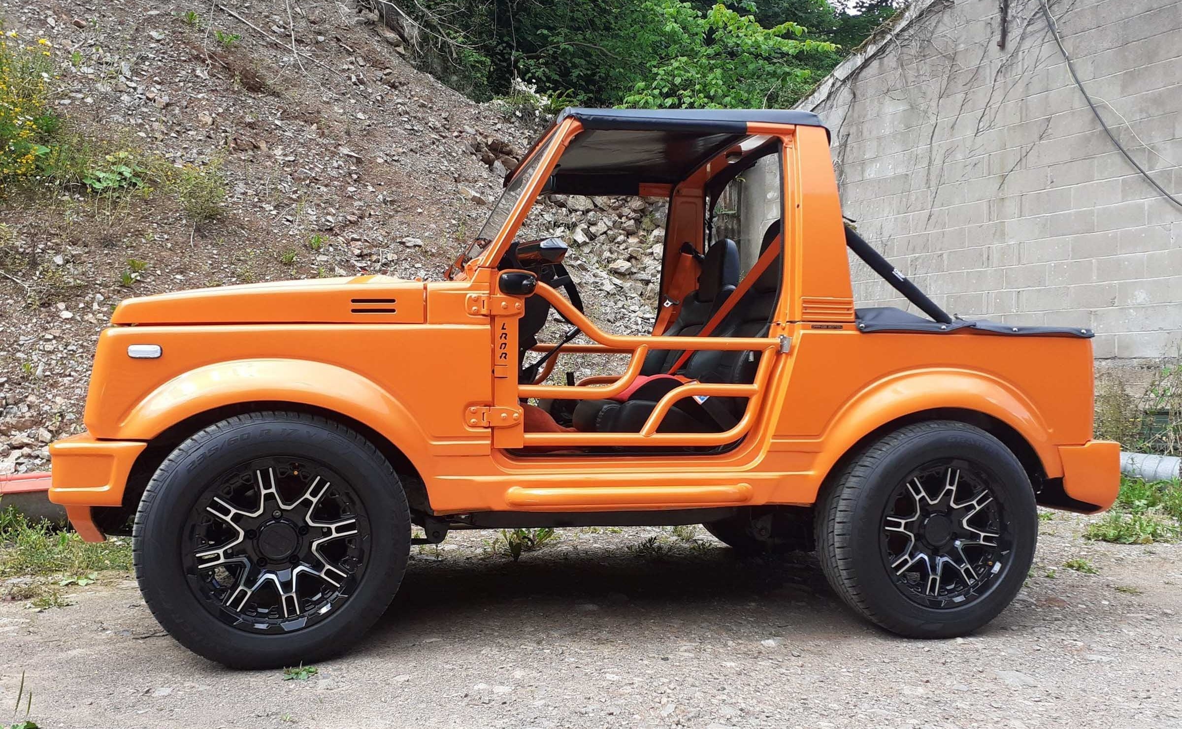 Ви ніколи не бачили Suzuki Jimny таким розлюченим