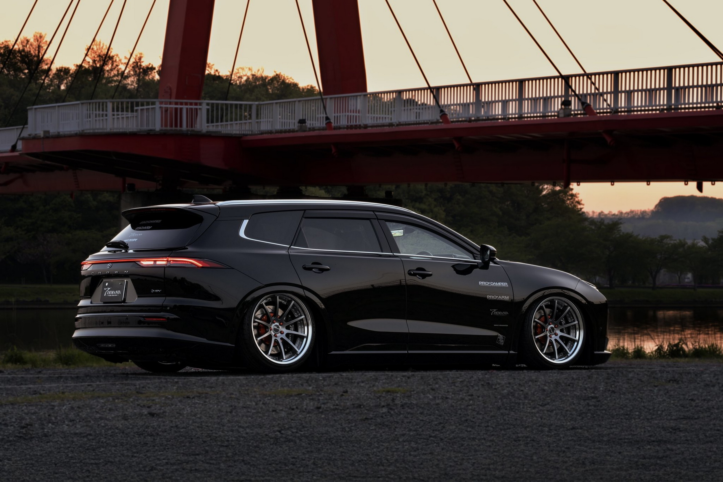 Toyota Crown Signia перетворилася на універсал, яким вона завжди мала бути