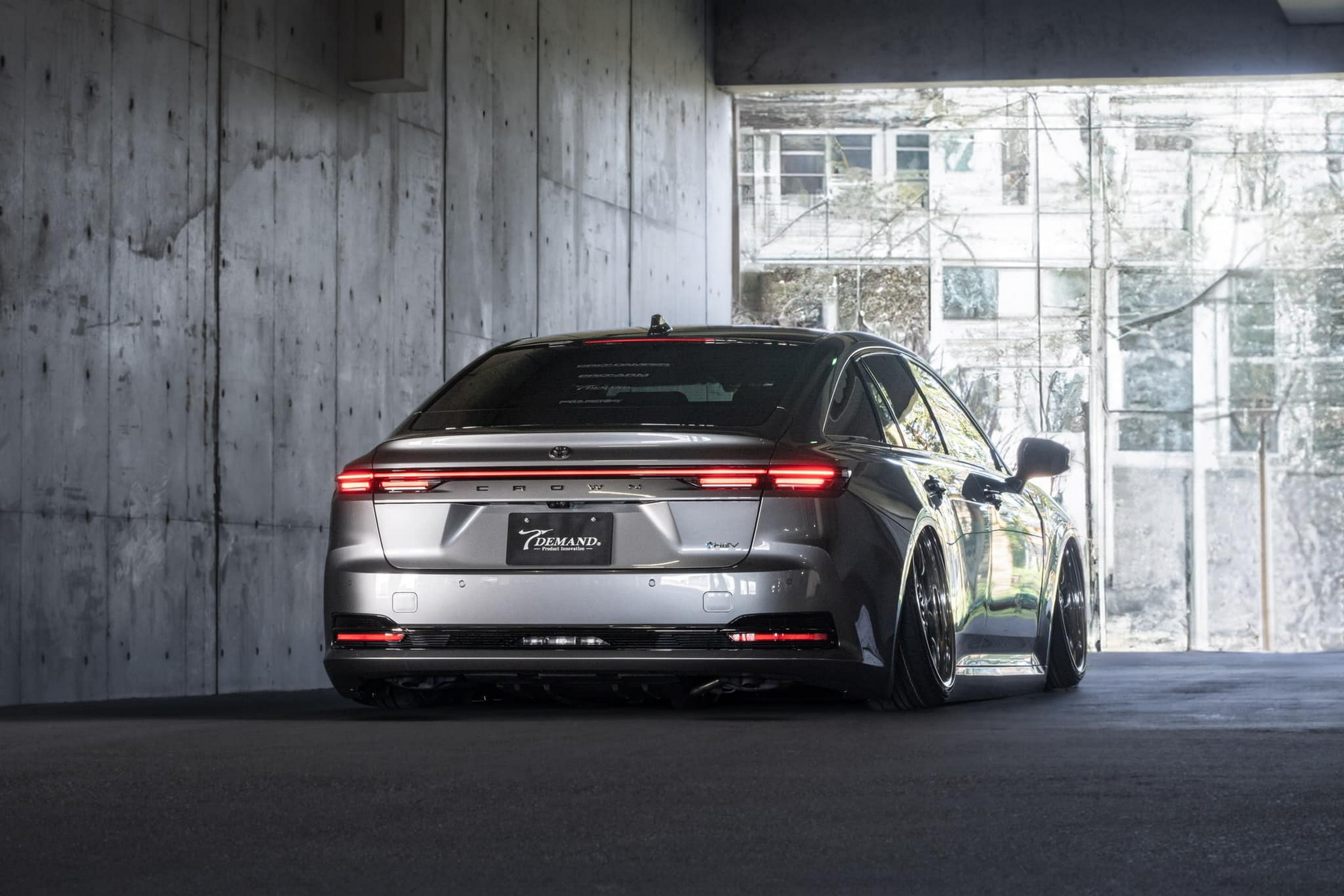 Toyota Crown Signia перетворилася на універсал, яким вона завжди мала бути