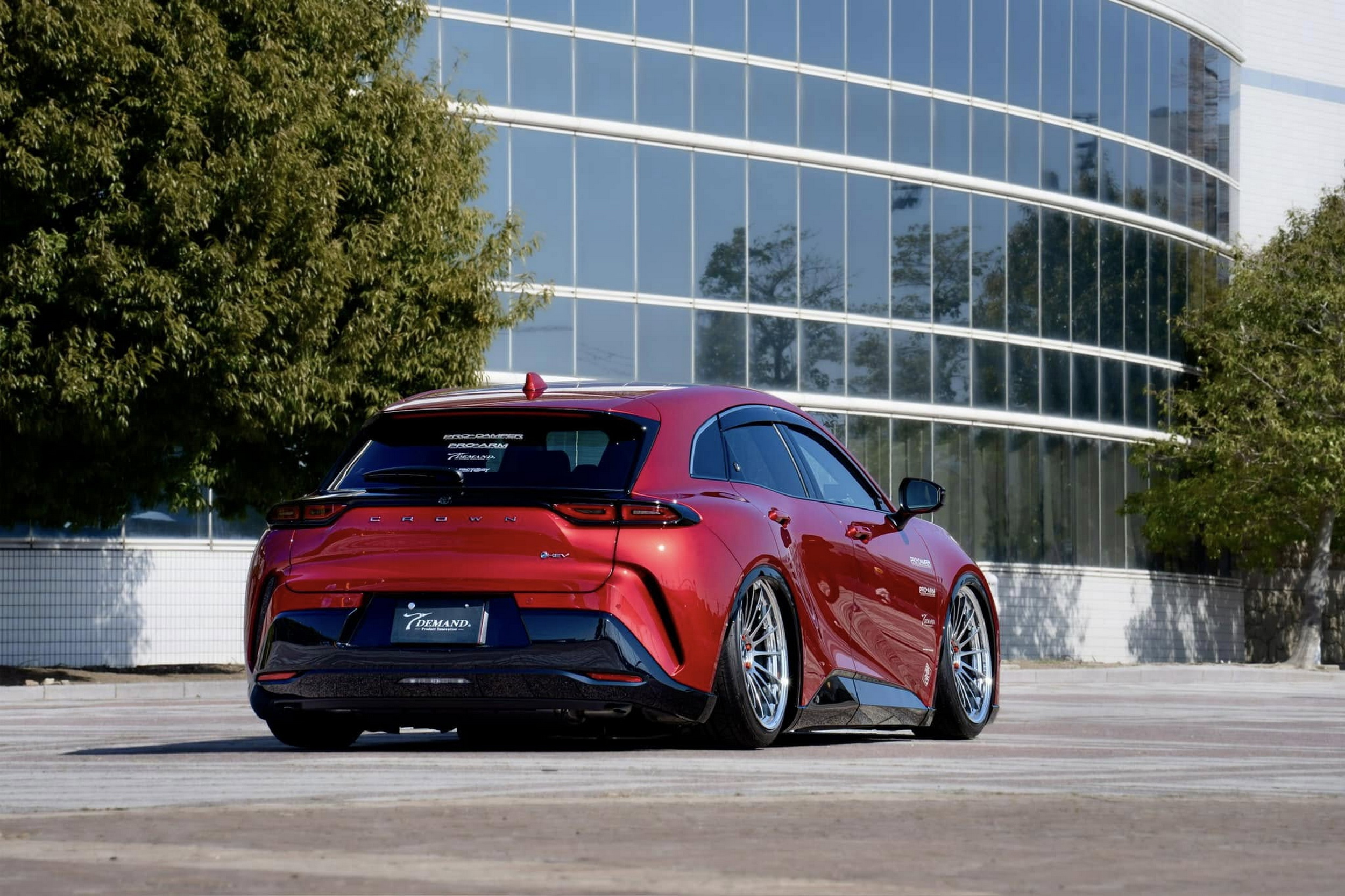 Toyota Crown Signia перетворилася на універсал, яким вона завжди мала бути