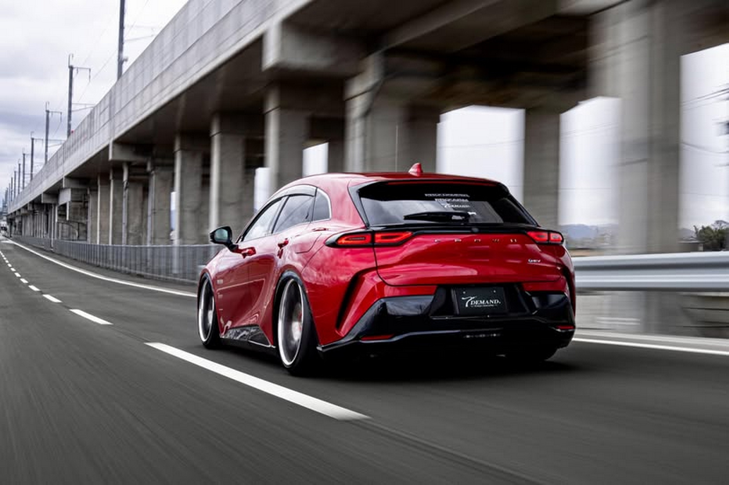 Toyota Crown Signia перетворилася на універсал, яким вона завжди мала бути