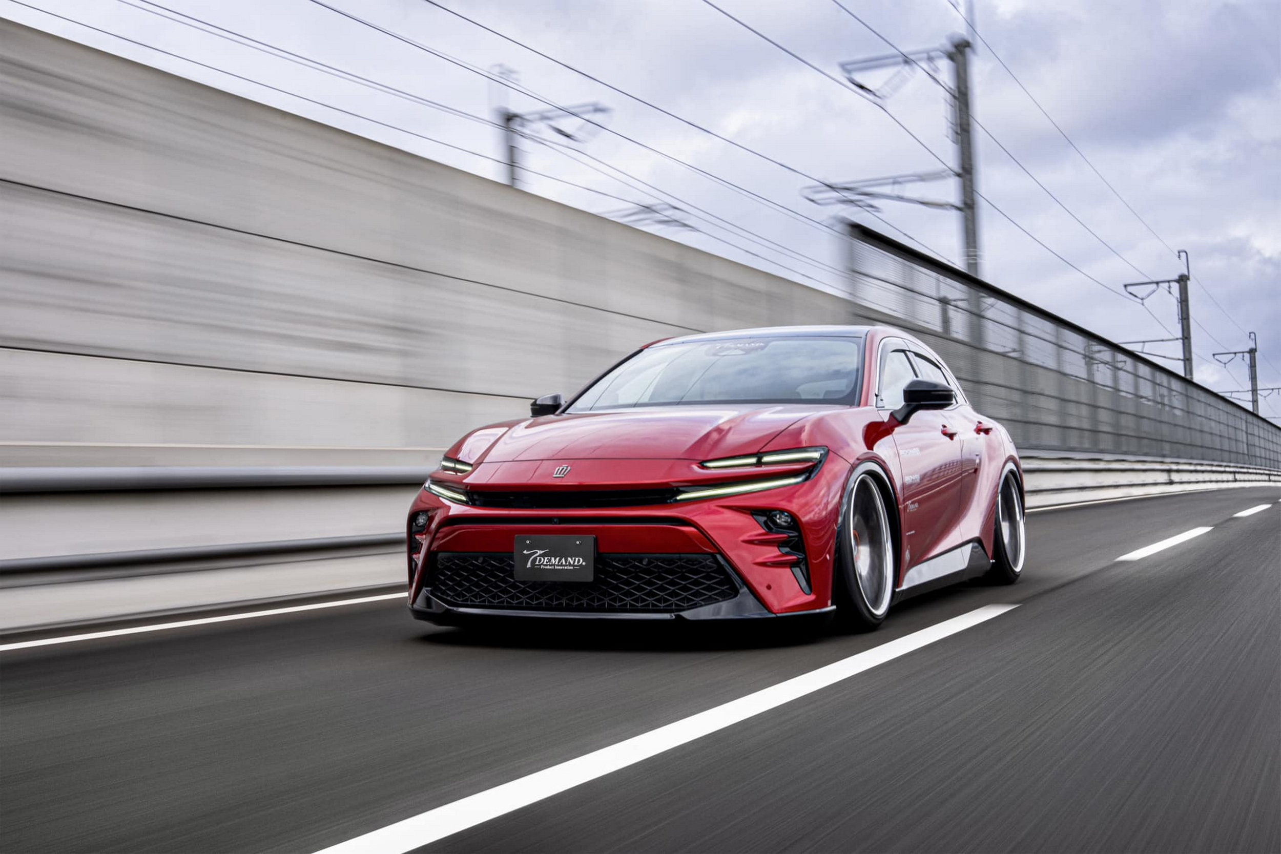 Toyota Crown Signia перетворилася на універсал, яким вона завжди мала бути