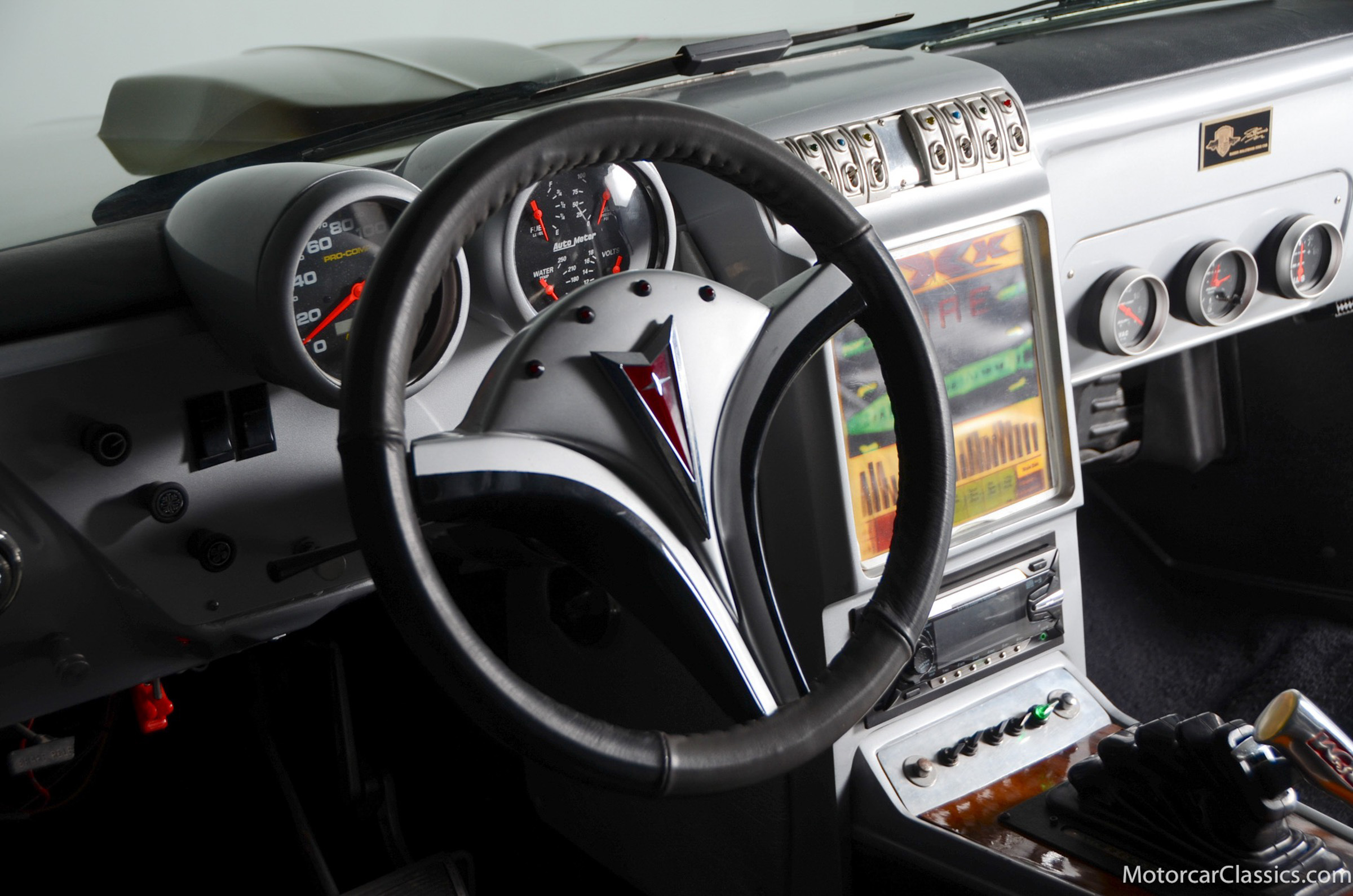 Цей знаменитий Pontiac був створений для дикого життя, і він забув, де зупинитися