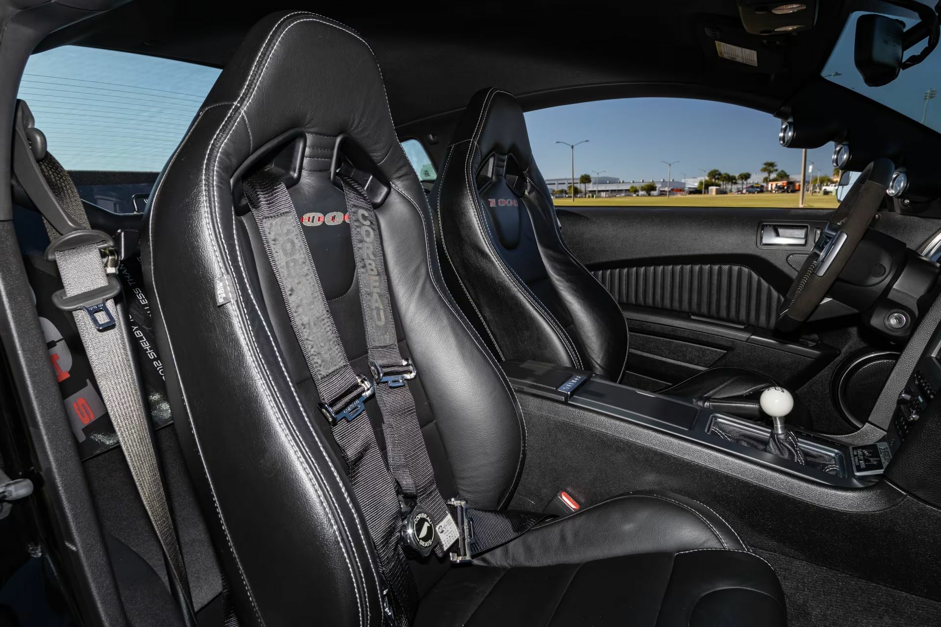 Цей Мустанг має більше потужності, ніж ваша страховка коли-небудь зможе витримати