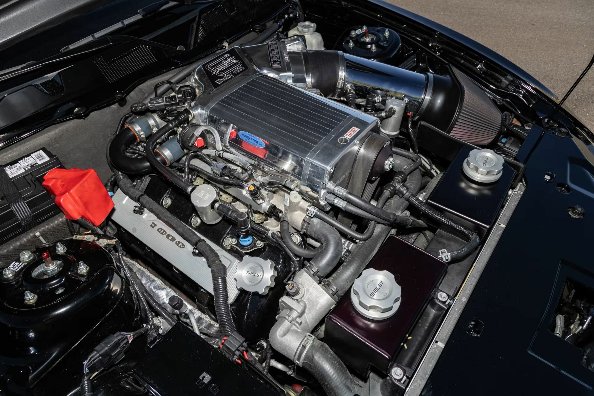 Цей Мустанг має більше потужності, ніж ваша страховка коли-небудь зможе витримати