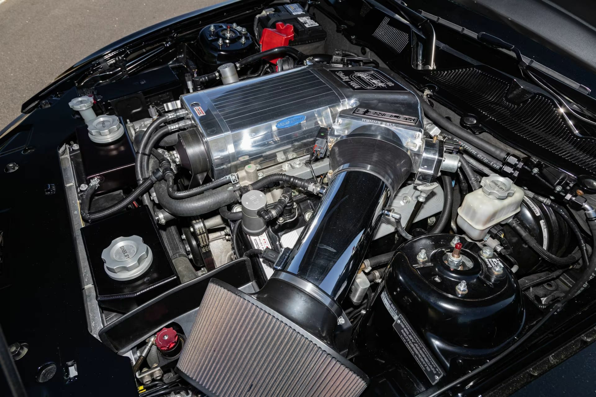 Цей Мустанг має більше потужності, ніж ваша страховка коли-небудь зможе витримати