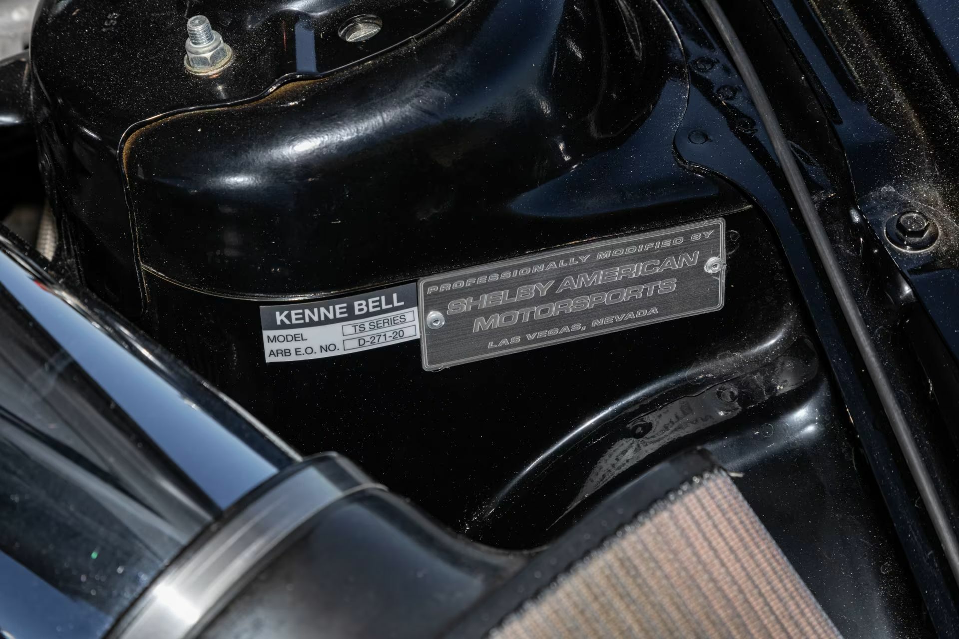 Цей Мустанг має більше потужності, ніж ваша страховка коли-небудь зможе витримати