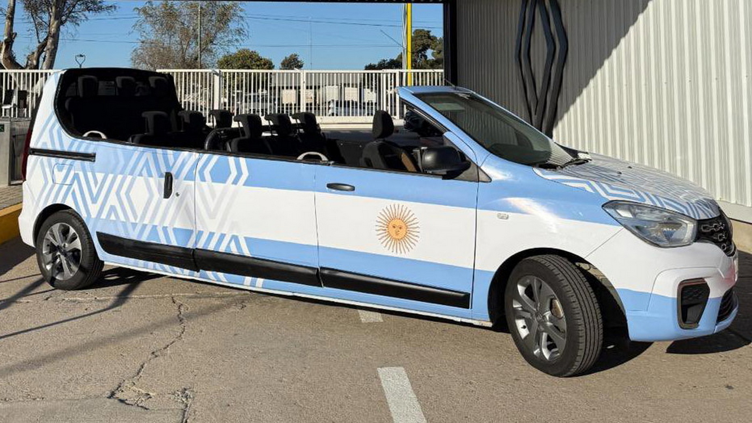 Це може бути найдивніший службовий автомобіль, який коли-небудь створював автовиробник