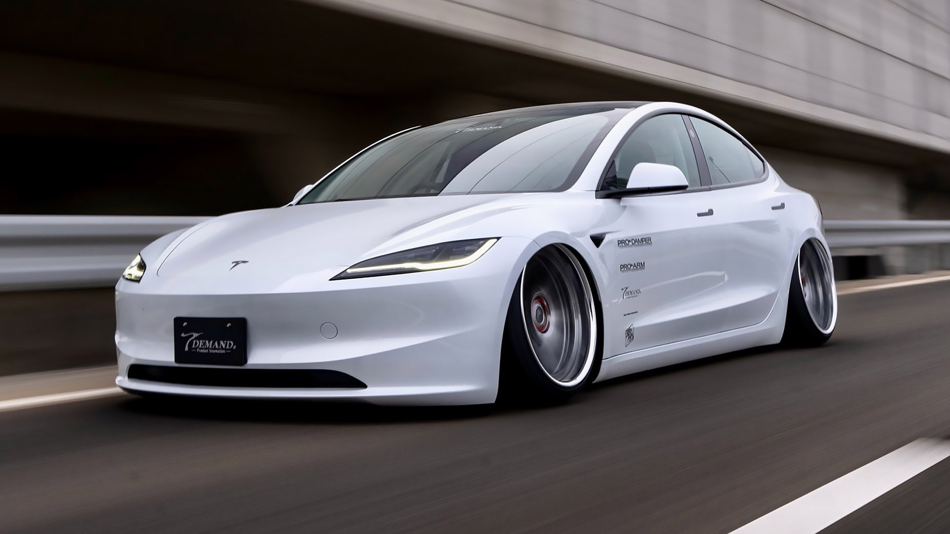 Найновіші моделі Tesla 3 та Y щойно отримали серйозну критику