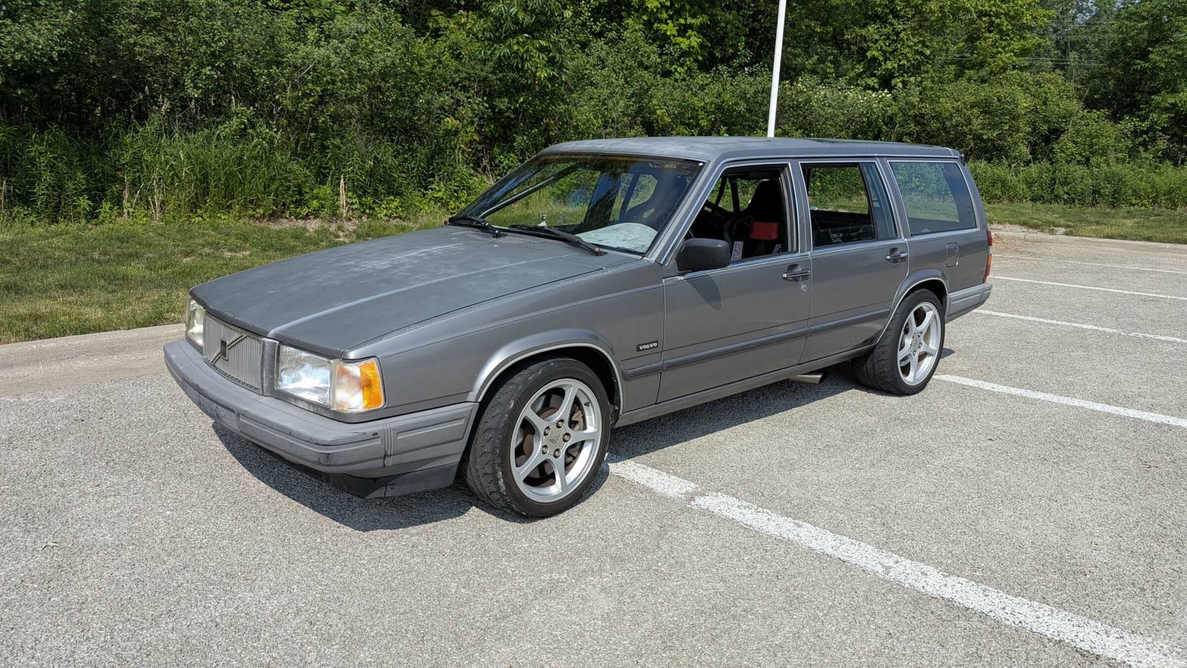 У цьому шведському універсалі є щось дуже американське