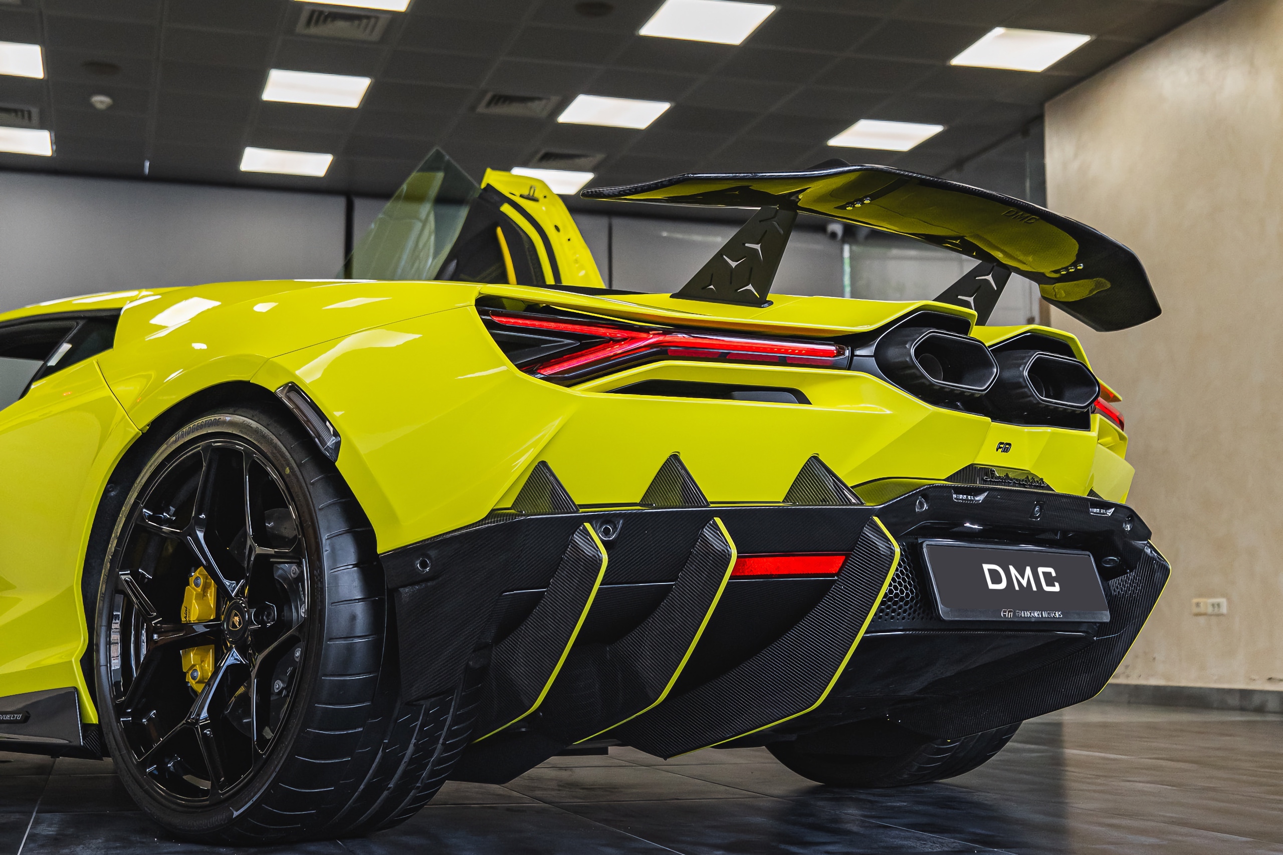 Найскандальніший мод Lamborghini, який ви побачите сьогодні, не від Mansory