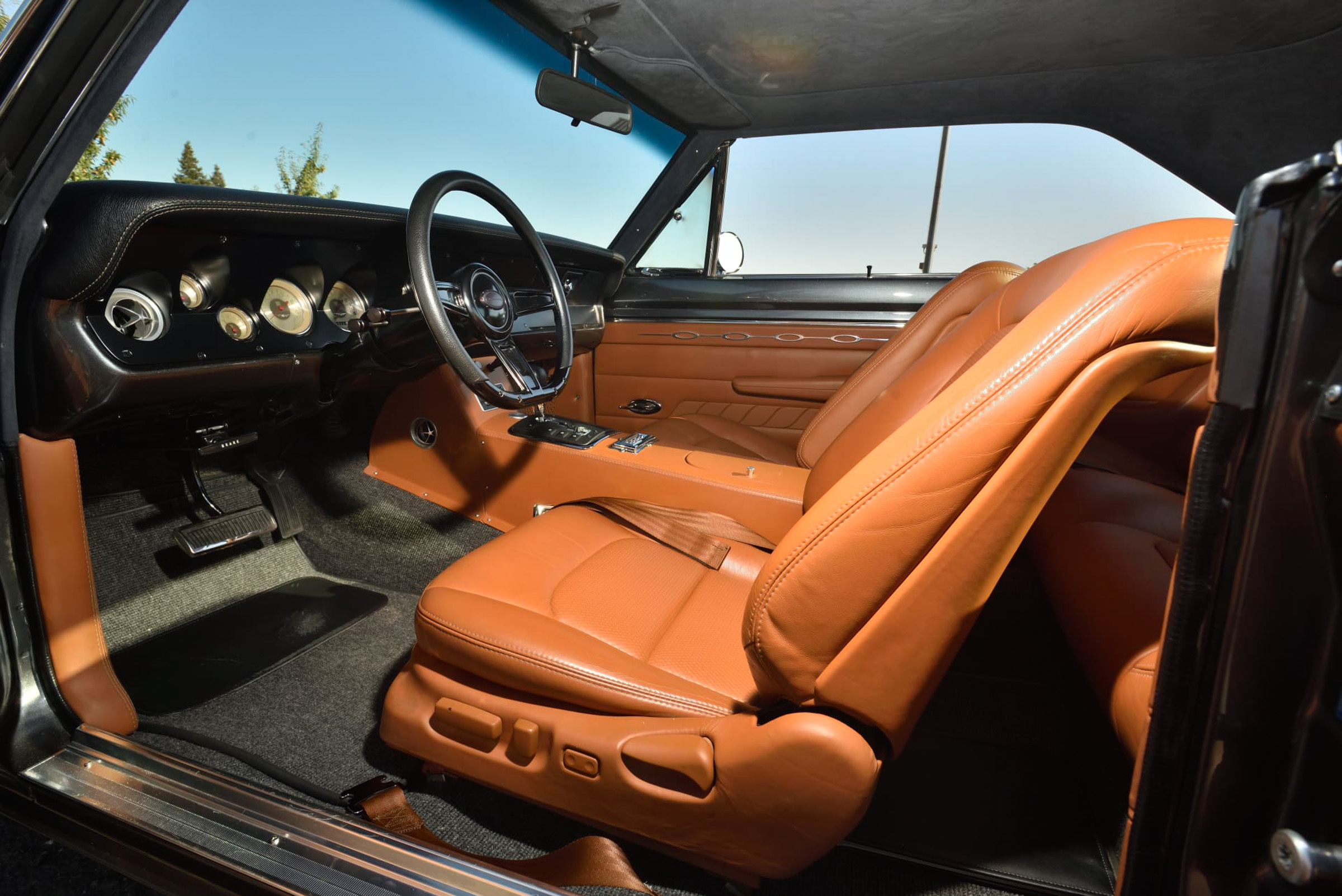 Цей маленький Dodge щойно влаштував бійку з кожним зарядним пристроєм, якого бачив