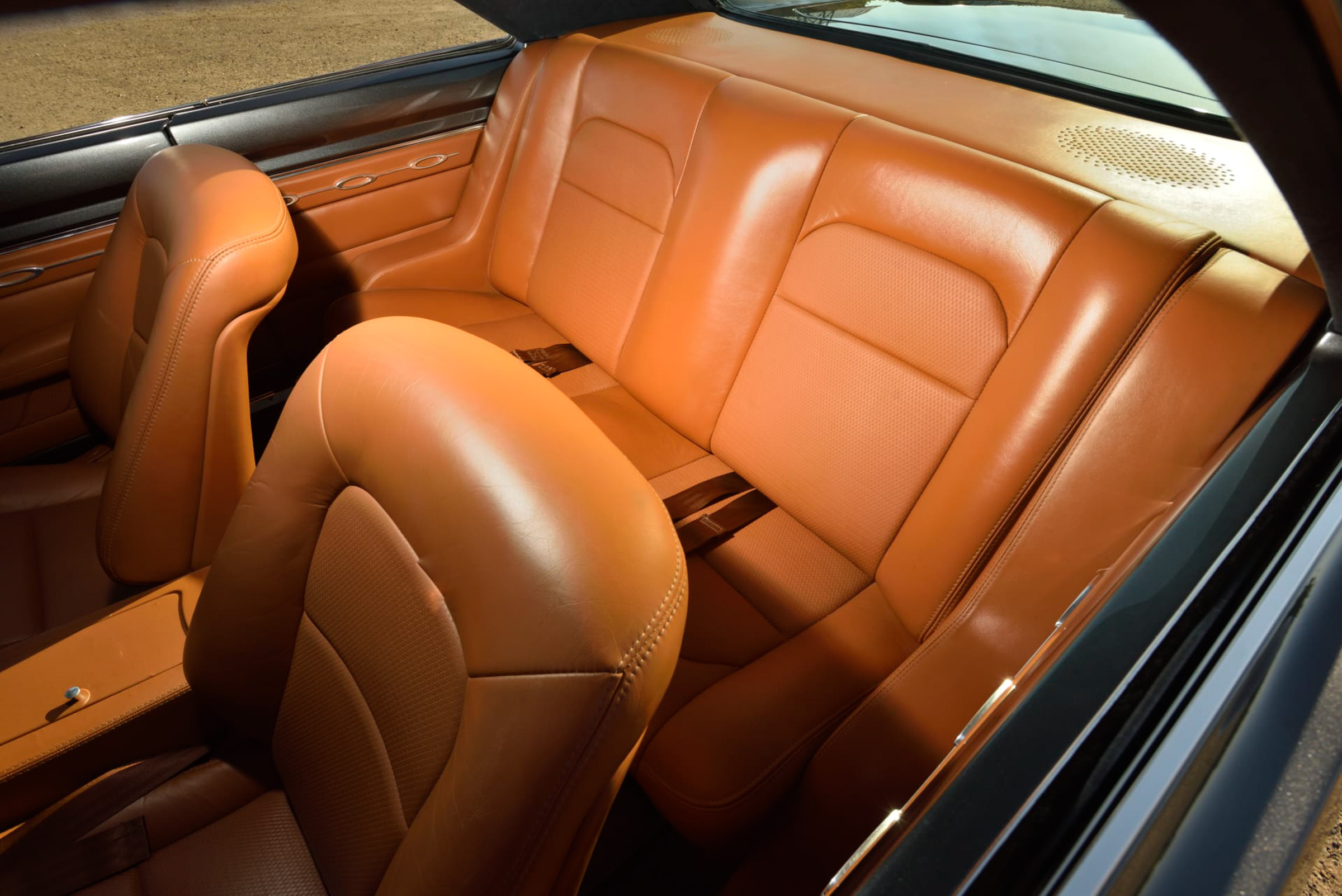 Цей маленький Dodge щойно влаштував бійку з кожним зарядним пристроєм, якого бачив