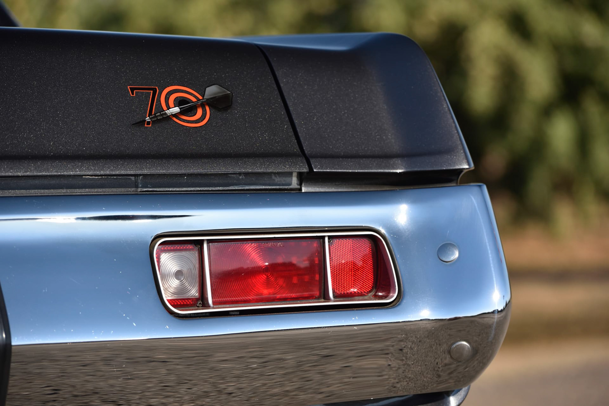 Цей маленький Dodge щойно влаштував бійку з кожним зарядним пристроєм, якого бачив