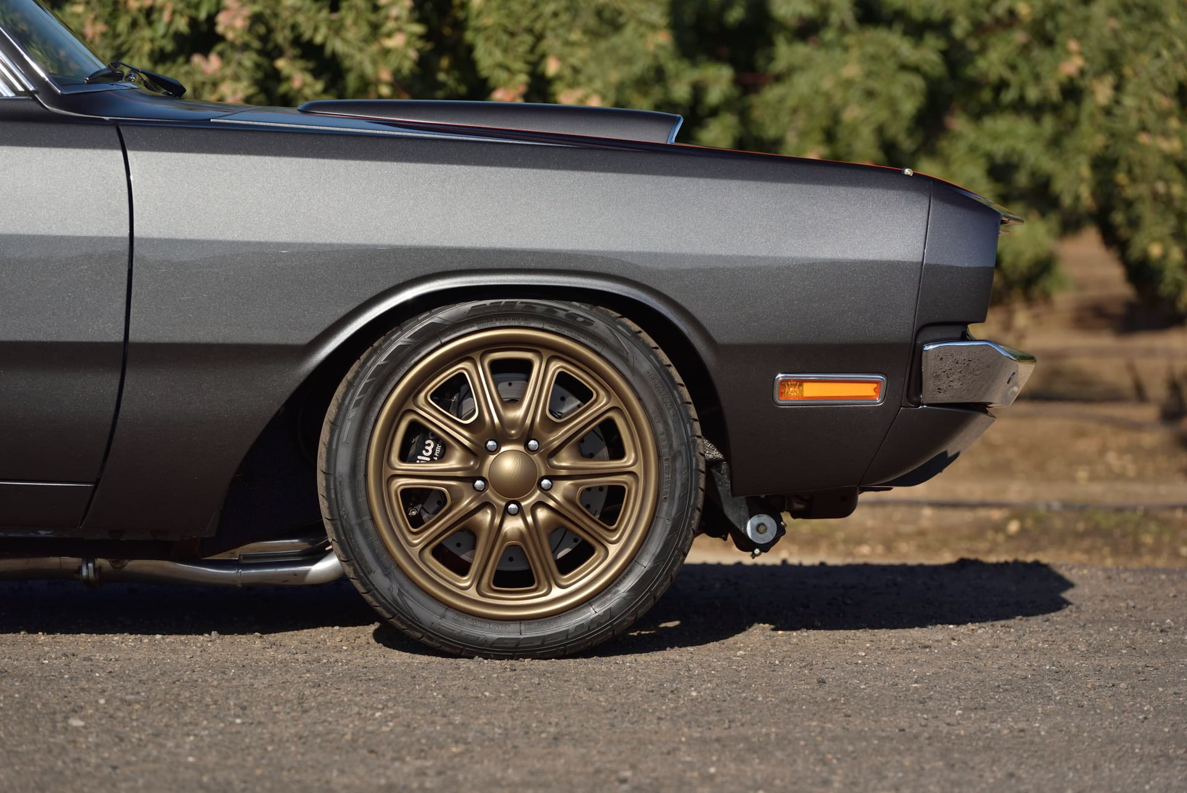 Цей маленький Dodge щойно влаштував бійку з кожним зарядним пристроєм, якого бачив