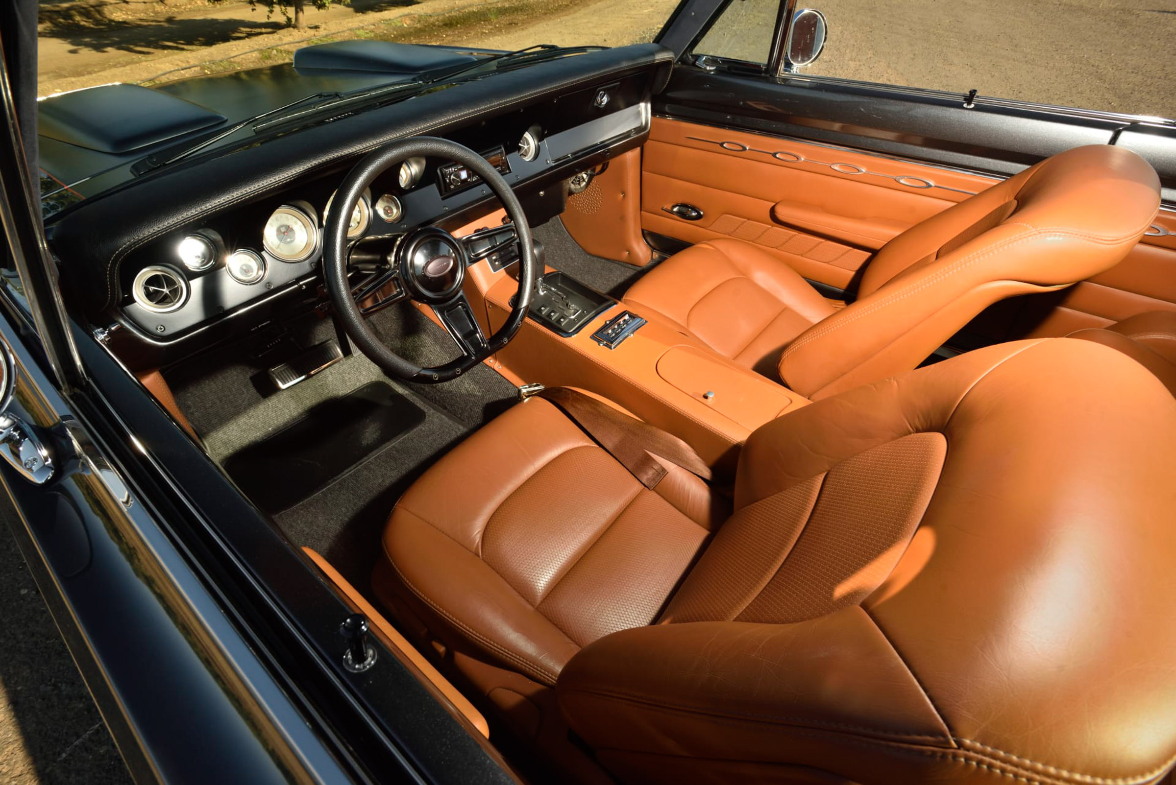 Цей маленький Dodge щойно влаштував бійку з кожним зарядним пристроєм, якого бачив