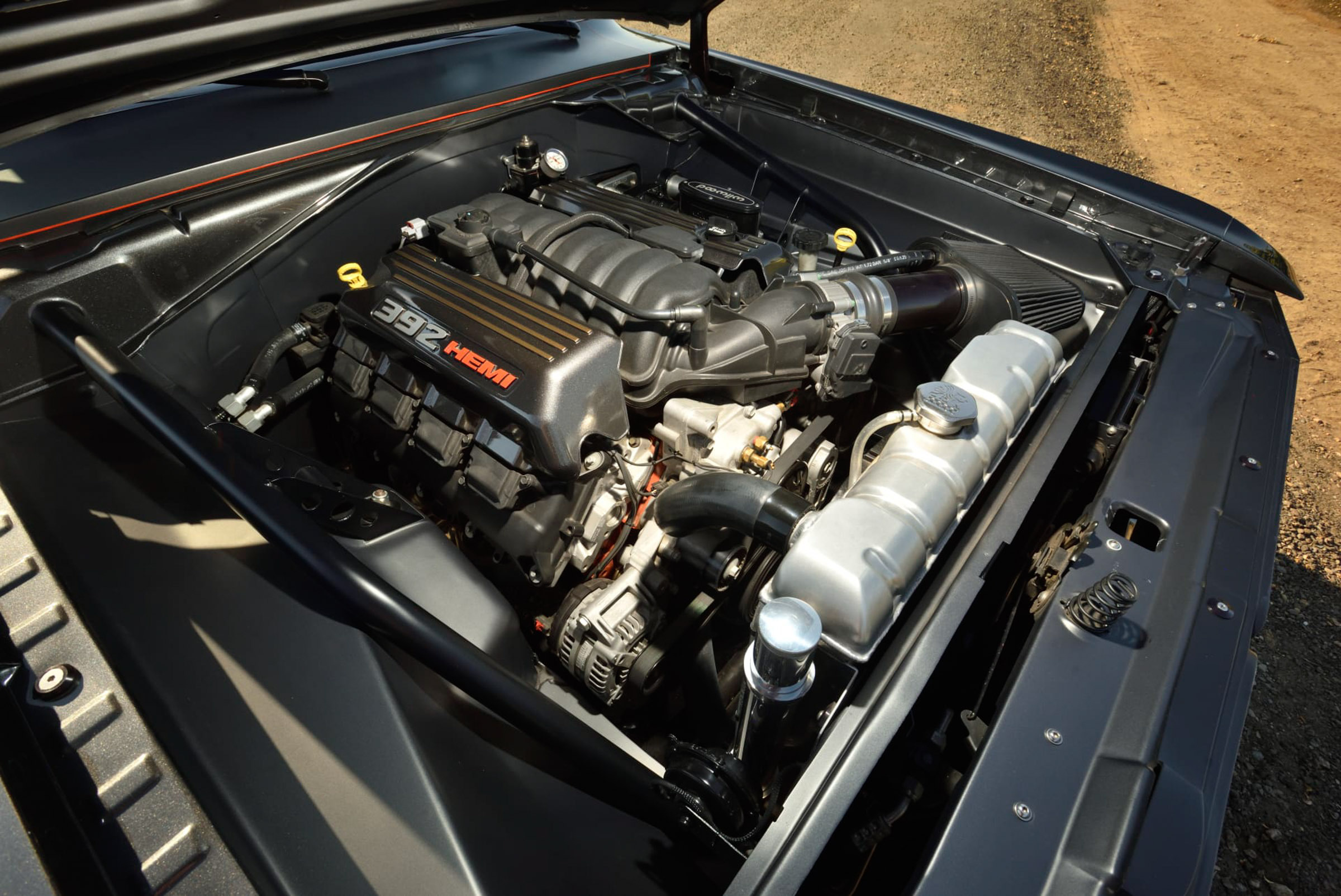 Цей маленький Dodge щойно влаштував бійку з кожним зарядним пристроєм, якого бачив