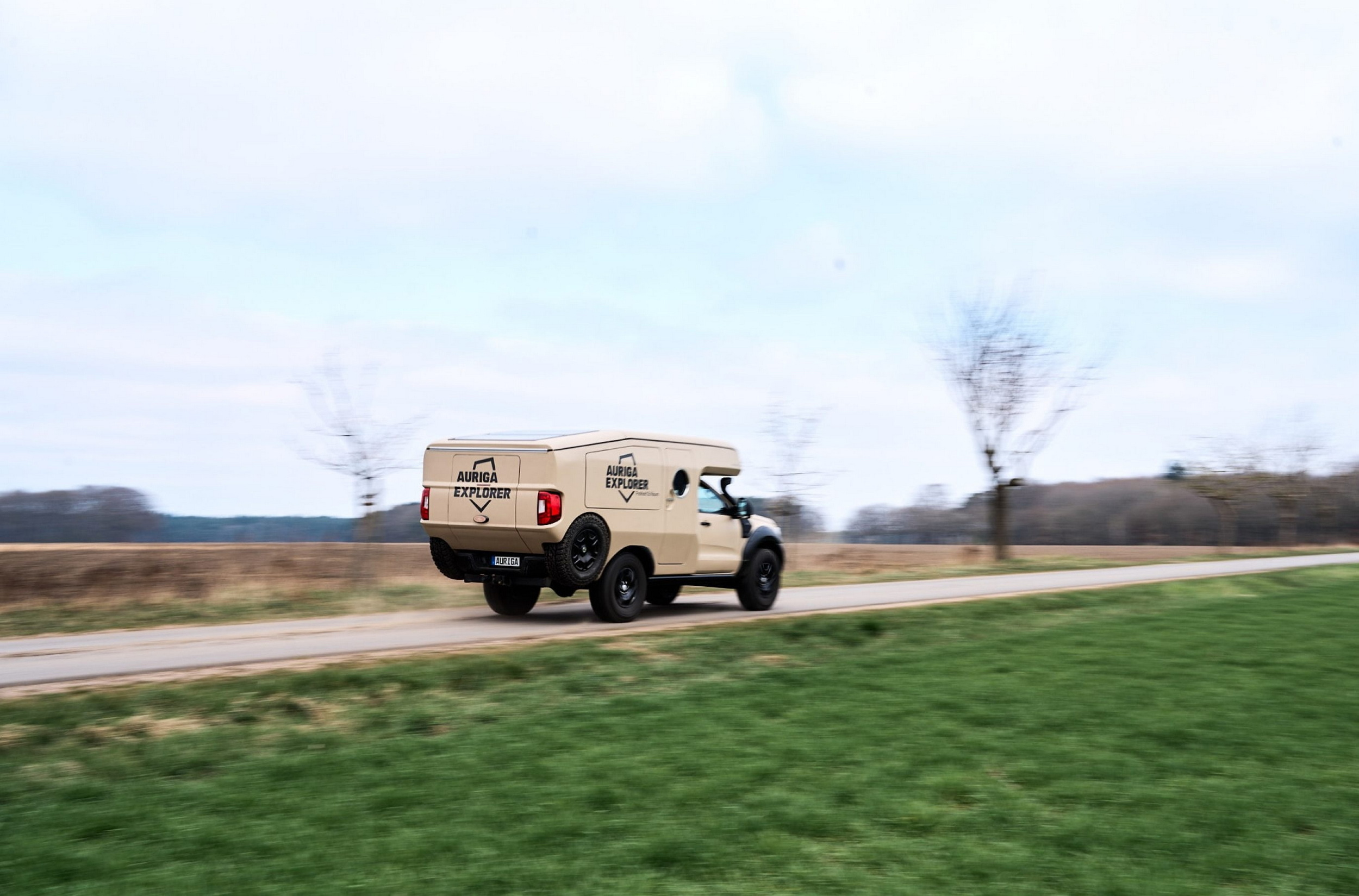 Цей розширюваний мобільний будинок Ford робить Cybertruck звичайним