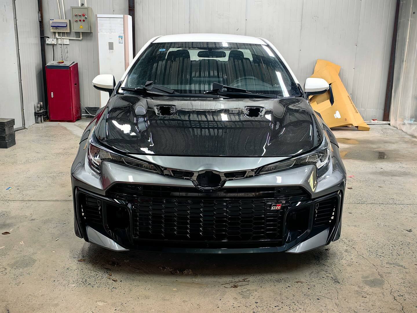 Хтось будує седан Toyota GR Corolla