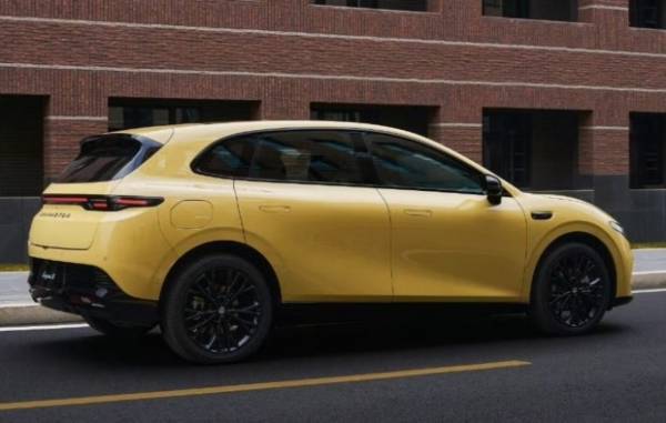 Leapmotor B05: інтер’єр електрохетчбека для Європи показали