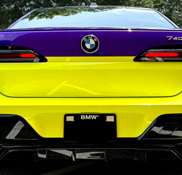 Цей BMW показує, чому деякі кольори ніколи не повинні зустрічатися
