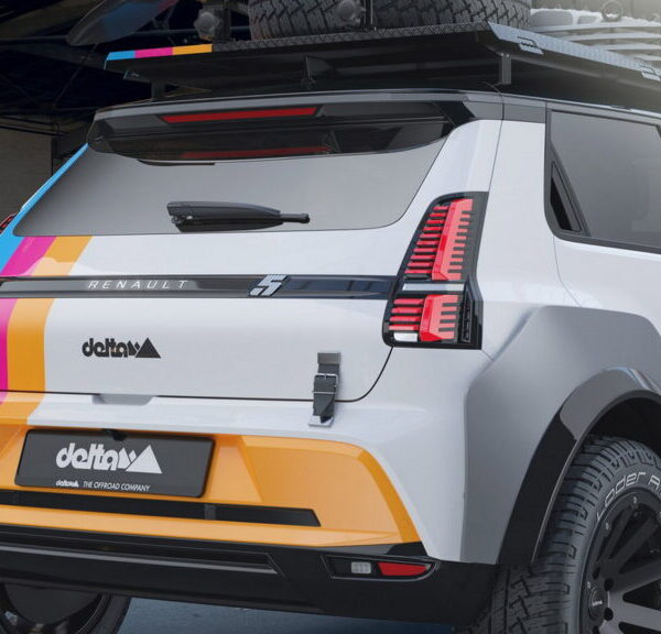 Цей Renault 5 EV, що обливає брудом, має статися