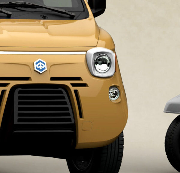 Цей ретро-комплект перетворює робочу вантажівку Piaggio на щось прямо з 1978 року