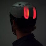 Rivian представляє інтелектуальний велошолом.