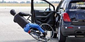 В Німеччині забезпечать безпеку велосипедистам від “дверної” загрози.