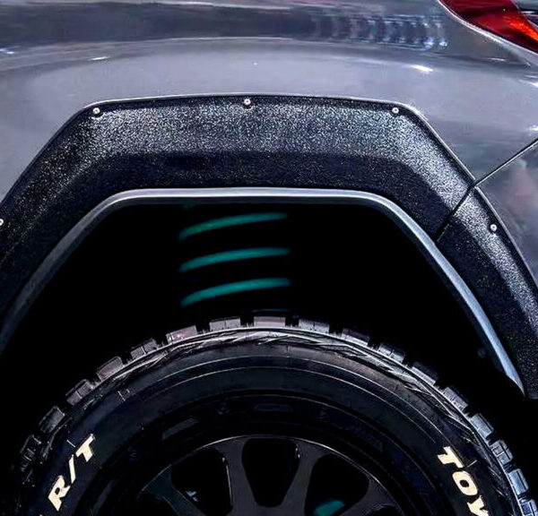 Цей мінівен Toyota хоче стати Land Cruiser