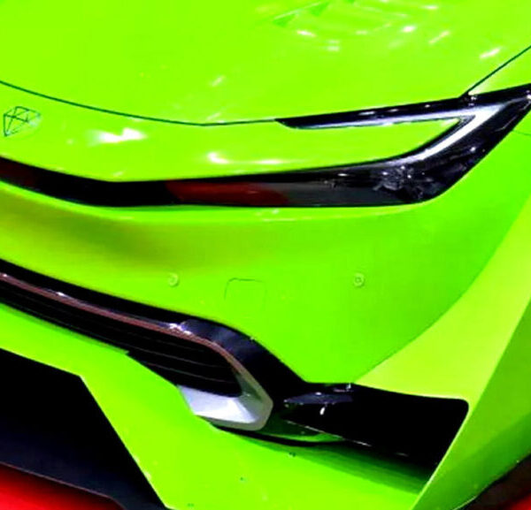 Цей Prius виглядає так, ніби втік з аніме-стріт-рейсингу