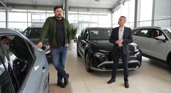 Продажі нових машин в ЄС впали майже на 4% у січні.