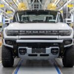 Глобальні автовиробники зазнали збитків через розробку електромобілів