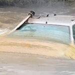 Peugeot Wagon з маскою та трубкою вважає себе підводним човном