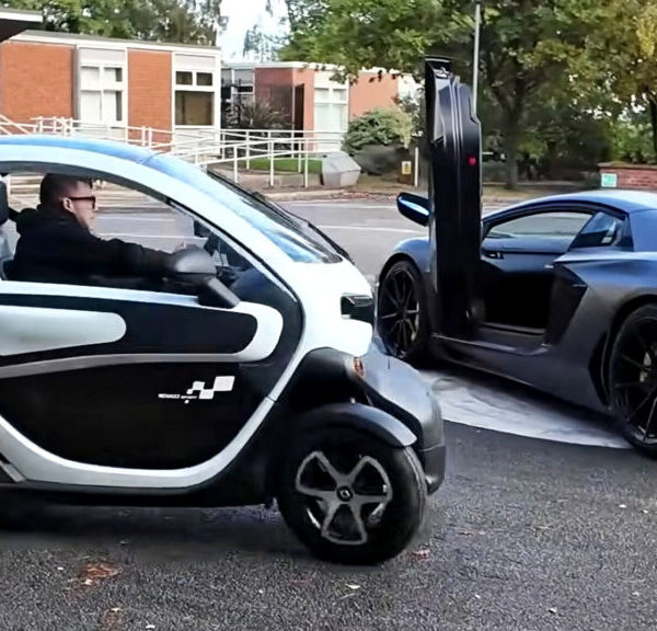 Цей крихітний електромобіль Gullwing має майже вдвічі більший крутний момент, ніж суперкар Lamborghini V12