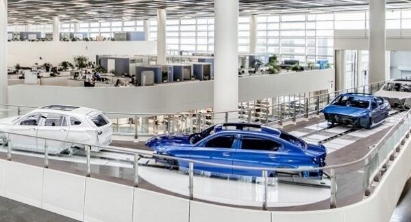 Обхідні шляхи: Росія ввозить німецькі й японські машини через КНР.