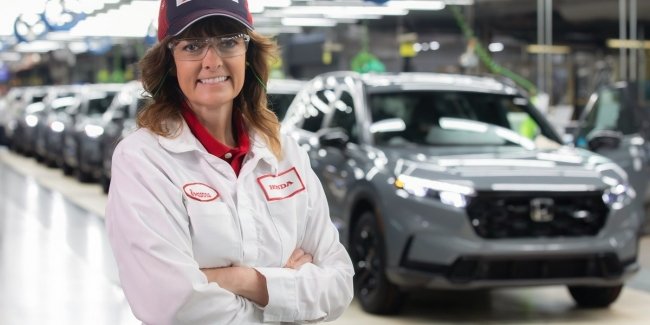 Honda зазнає збитків на мільярди через падіння інтересу до електрокарів.