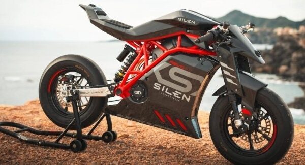 Чеська компанія-стартап презентувала електричний мотоцикл REVO-1.