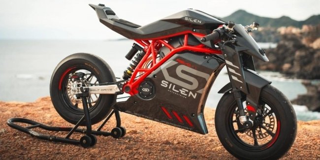 Чеська компанія-стартап презентувала електричний мотоцикл REVO-1.