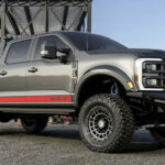 Остання конструкція Shelby обмінює трек на газон